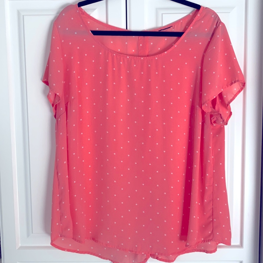 Coral & white polka dot Torrid top - size 1x